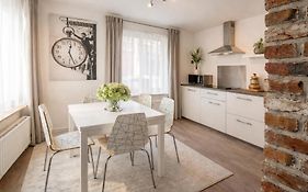 Le Studio By La Reine City Center